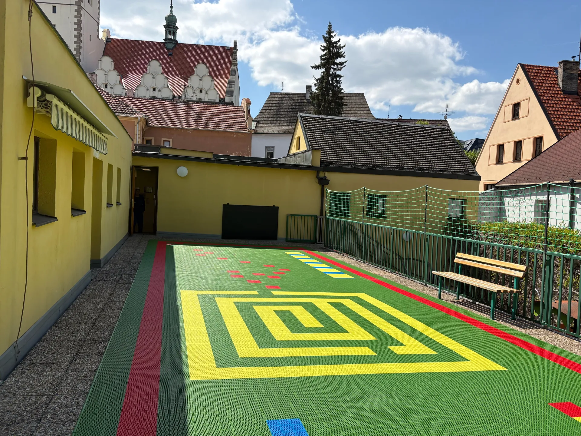 Hrací plocha na terase MŠ v Dlouhé ulici - Tábor